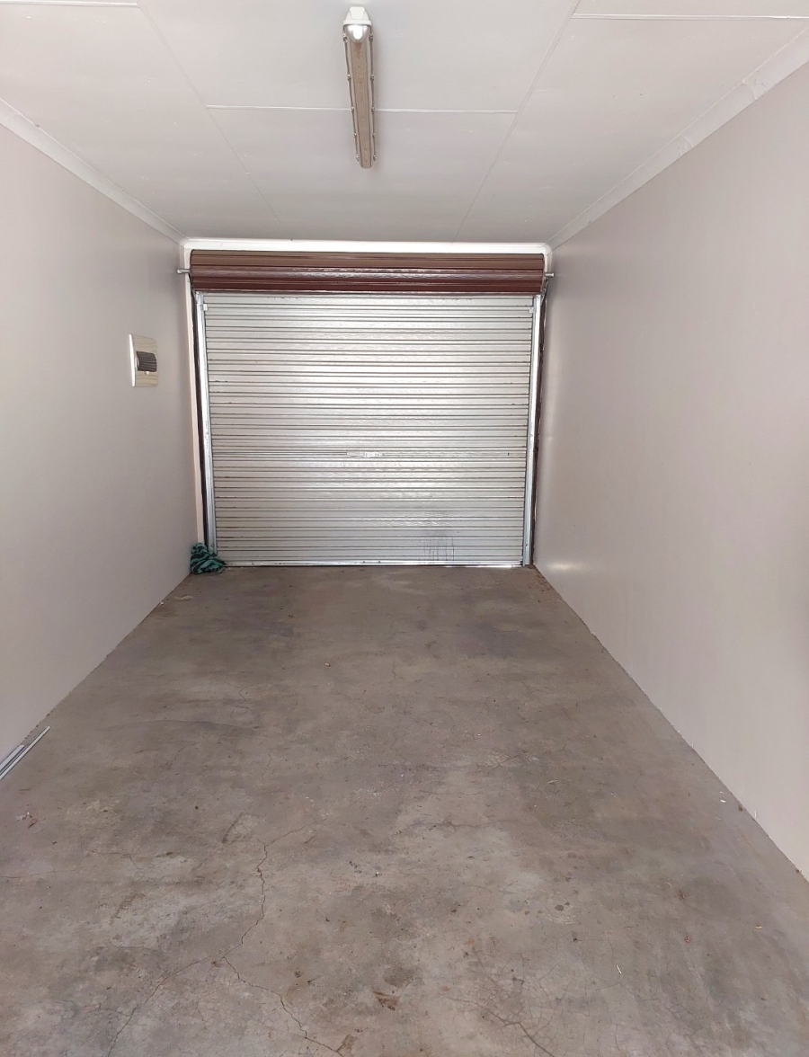 2 Bedroom Property for Sale in Ngwenya River Estate North West